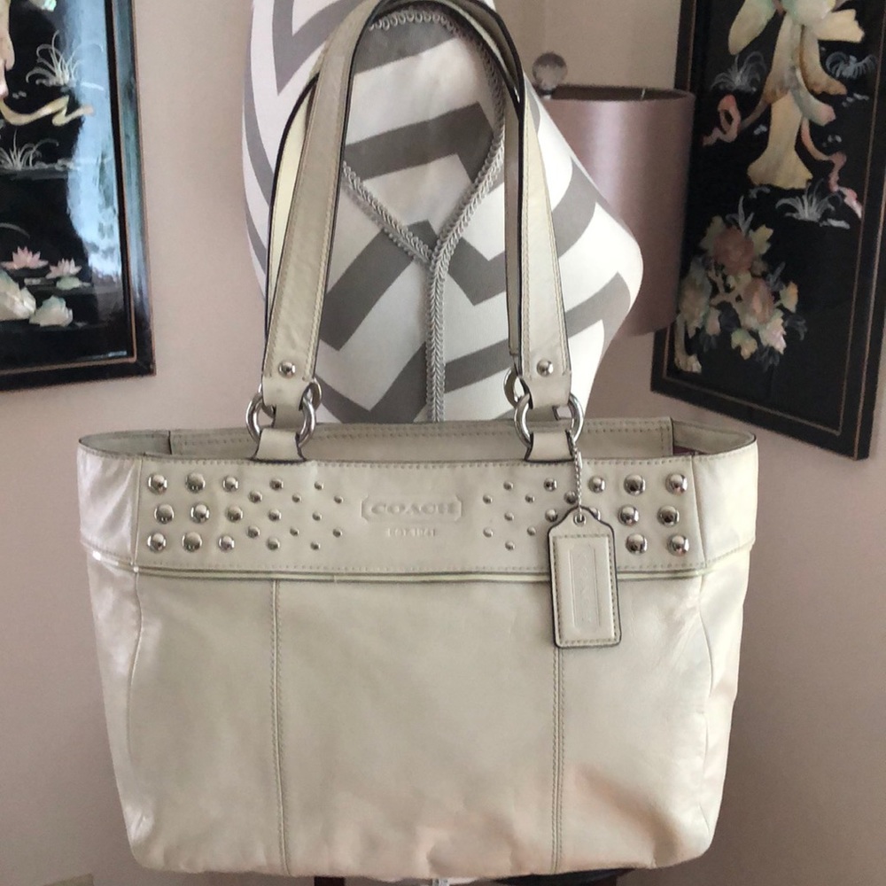 🎉 Coach Zoe East West Studded Ivory Shoulder Bag